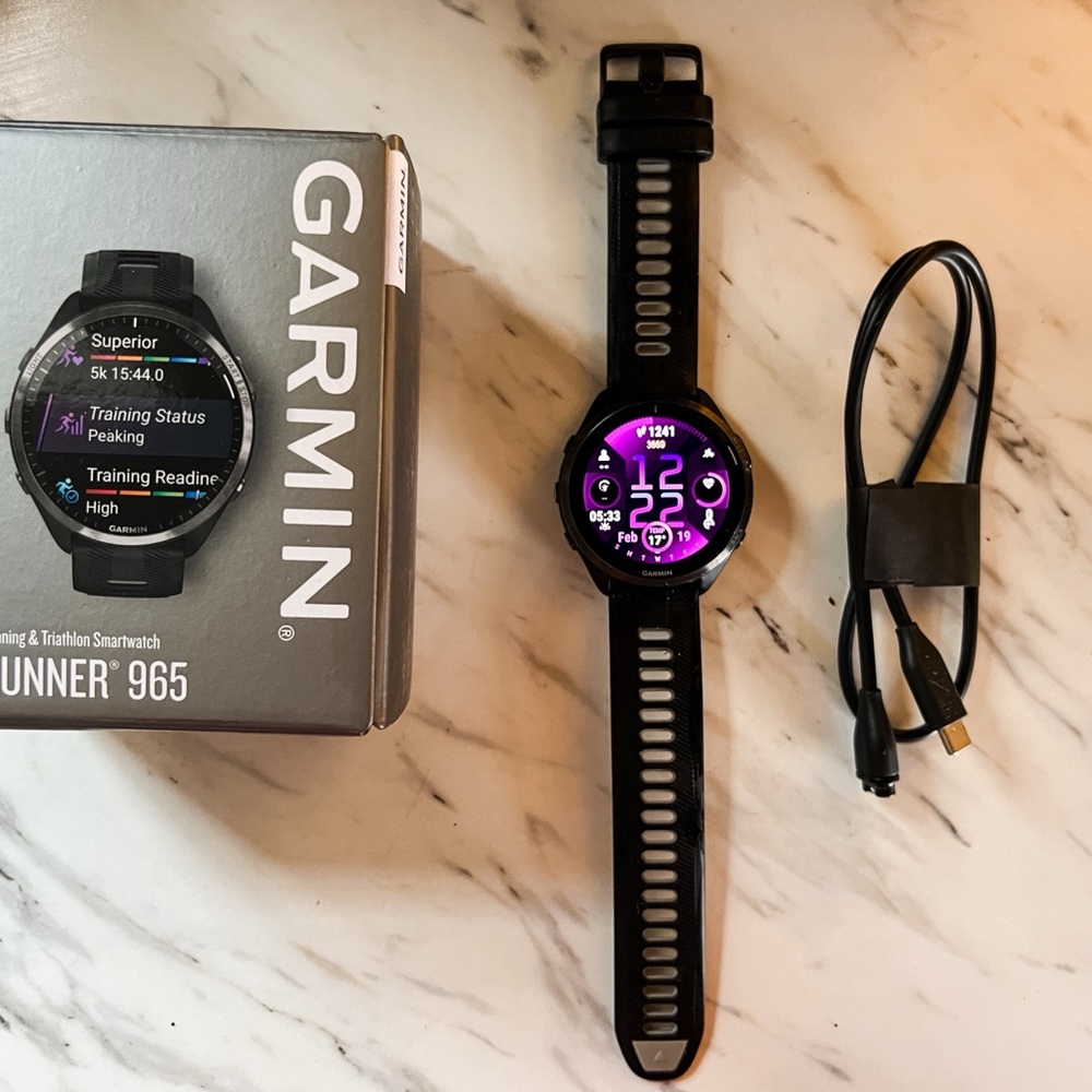Garmin Forerunner 965 47 mm AMOLED Display